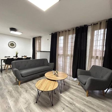 T4 Jolie Vue Avec Jaccuzzi Apartman Vitrolles  Kültér fotó