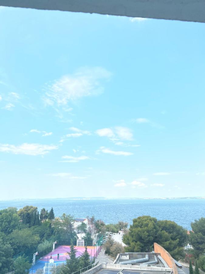 T4 Jolie Vue Avec Jaccuzzi Apartman Vitrolles  Kültér fotó