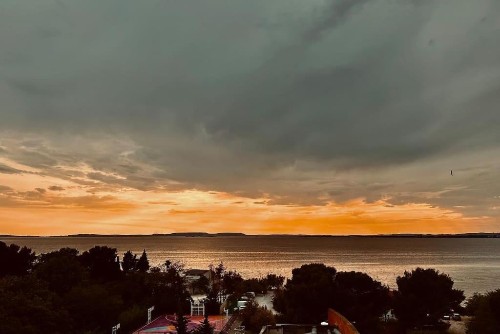 T4 Jolie Vue Avec Jaccuzzi Apartman Vitrolles  Kültér fotó